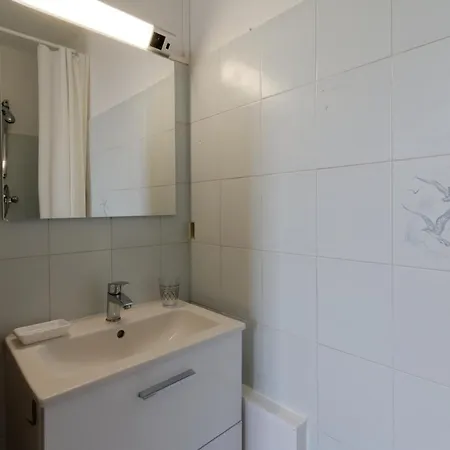 Le St Georges * 5 Chb 10pers *clim *parking*tram Apartment